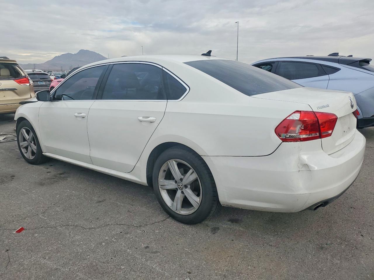 2014 Volkswagen Passat Se - Фото 2