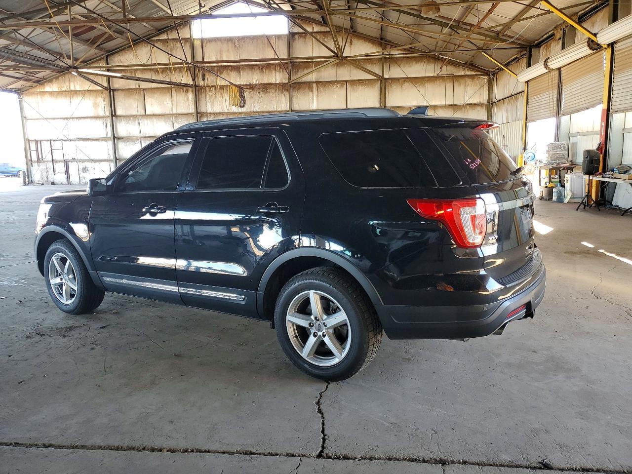 2018 Ford Explorer Xlt - Фото 2