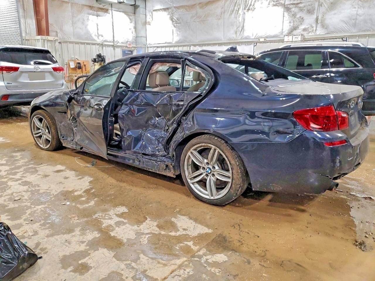 2013 BMW 535 Xi - Image 2