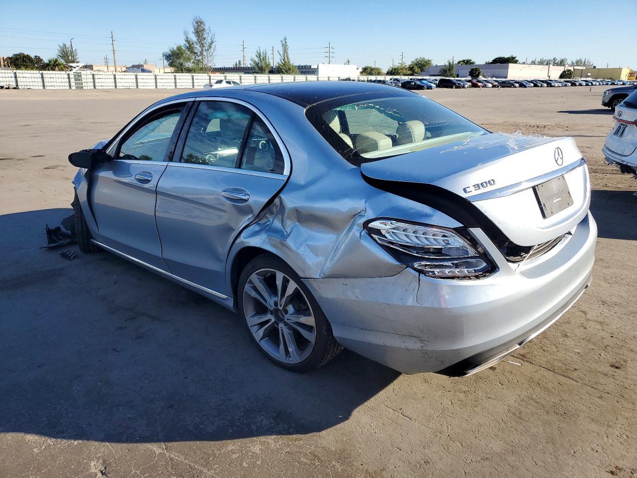 2015 Mercedes-Benz C 300 - Фото 2