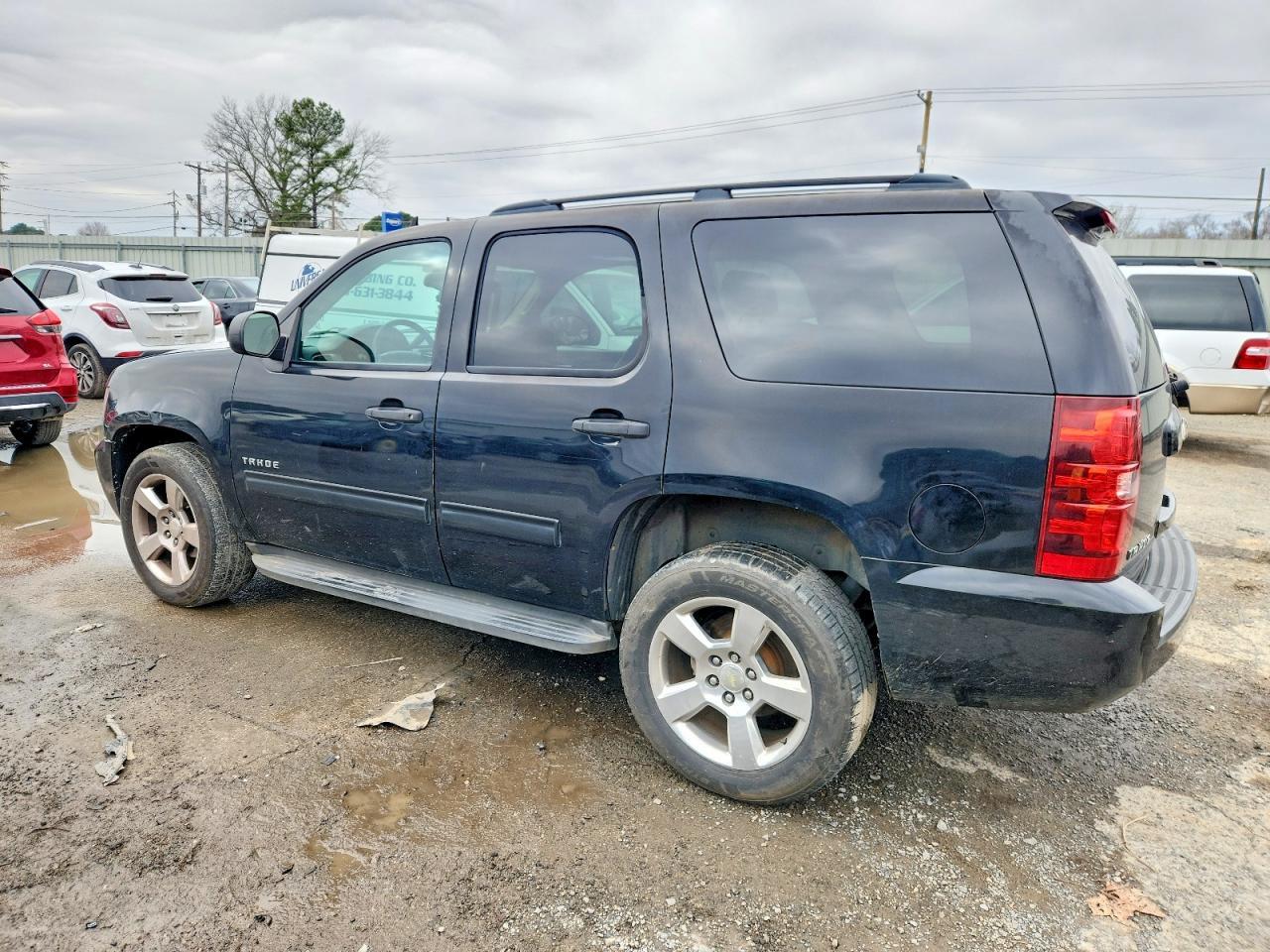 2010 Chevrolet Tahoe C1500 Ls - Image 2