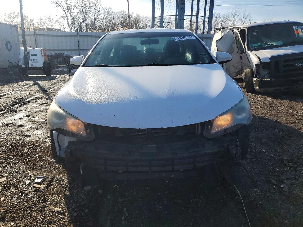 2015 Toyota Camry Le - Image 5