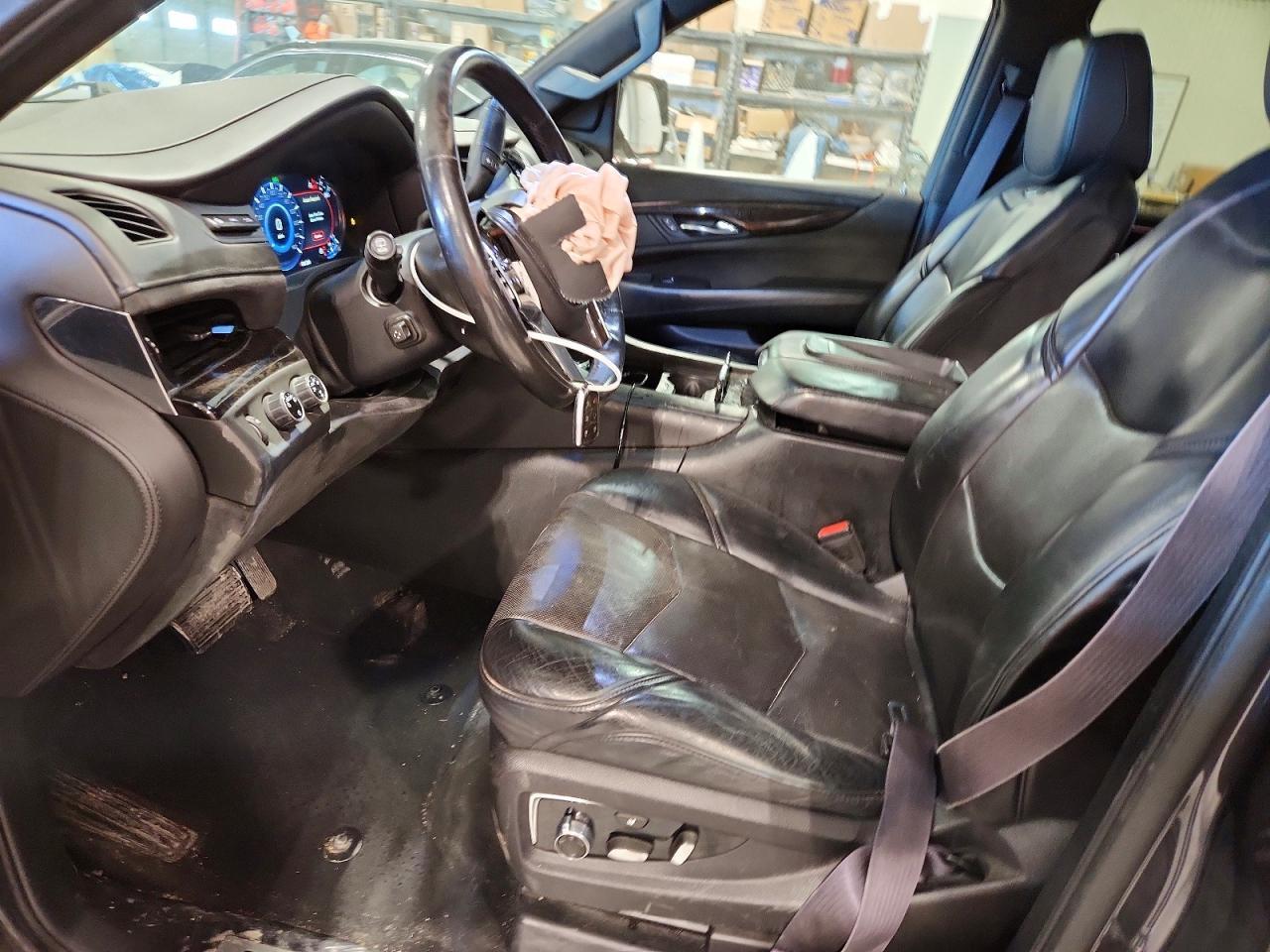 2016 Cadillac Escalade Platinum - Image 7