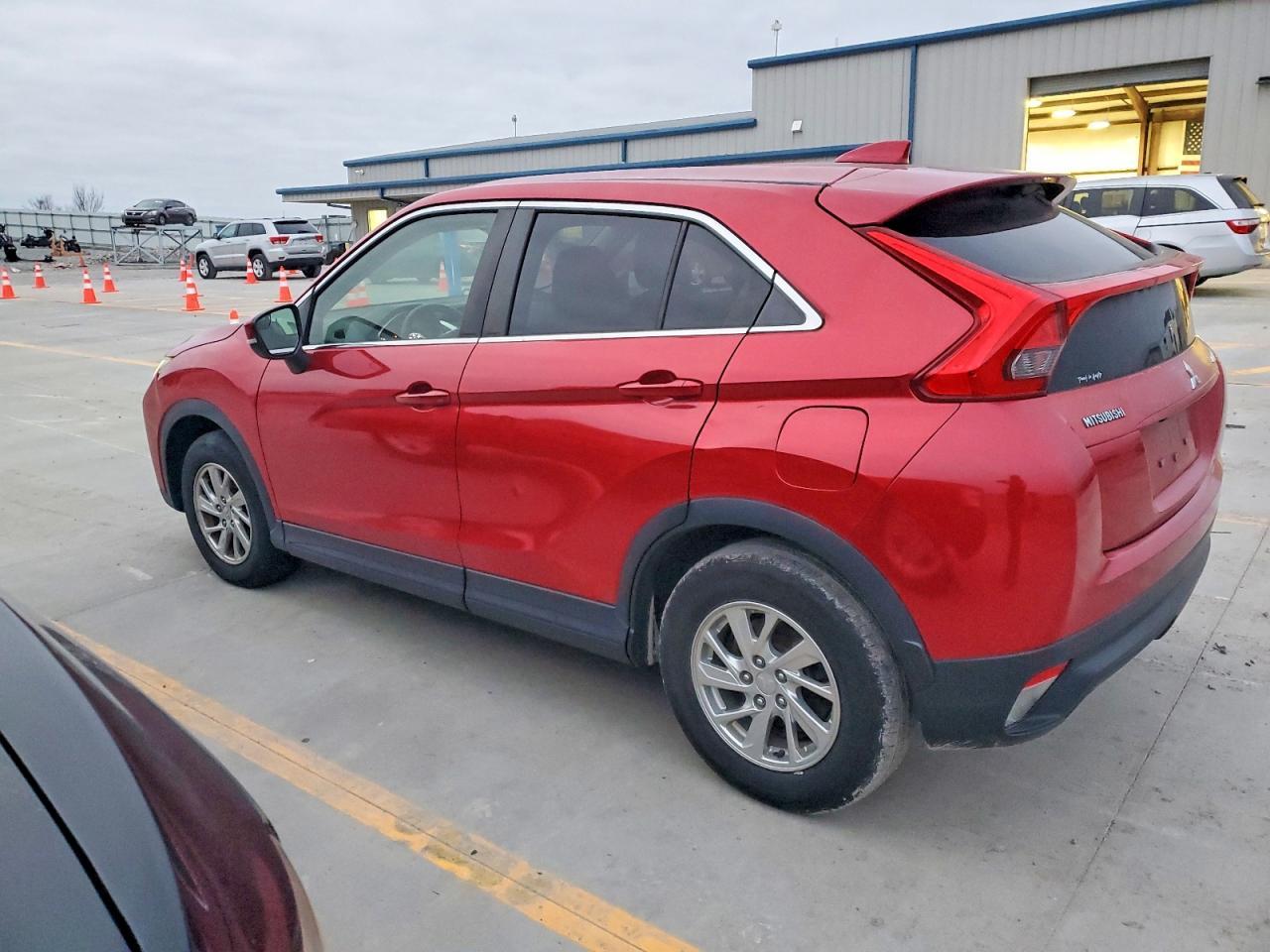 2018 Mitsubishi Eclipse Cross Es - Image 2