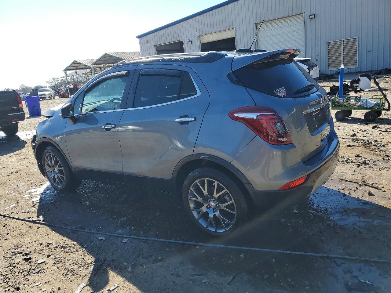2019 Buick Encore Sport Touring - Фото 2