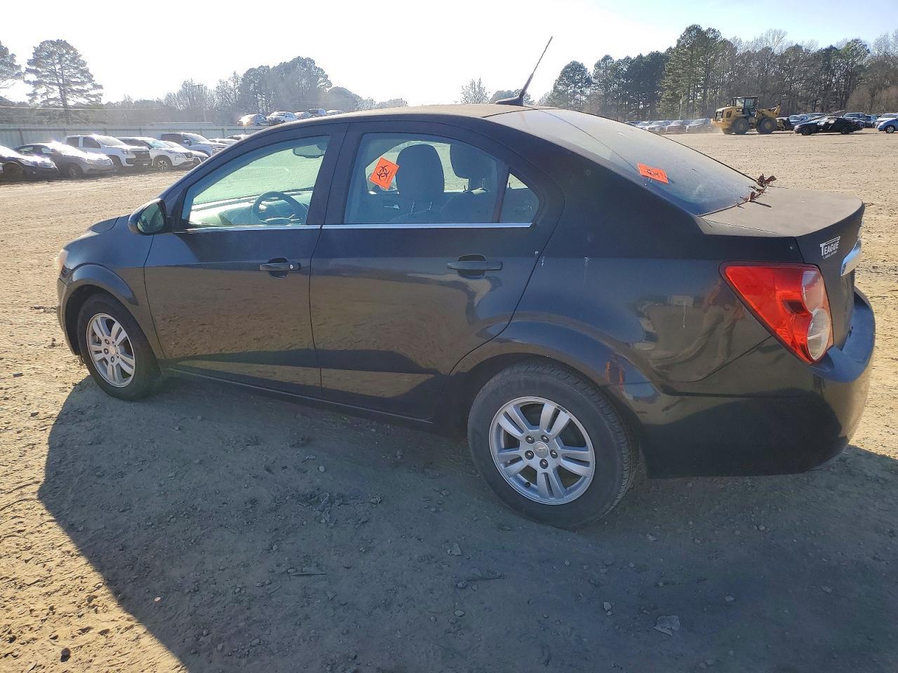 2014 Chevrolet Sonic - Фото 2