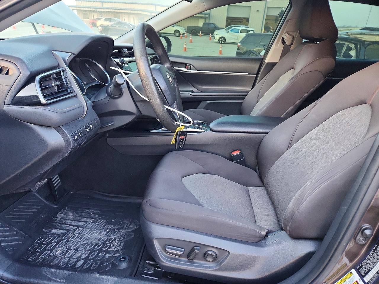 2019 Toyota Camry Le - Фото 7