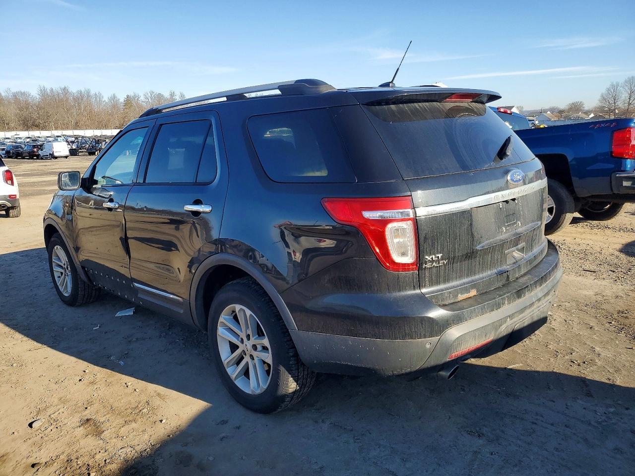 2011 Ford Explorer Xlt - Фото 2