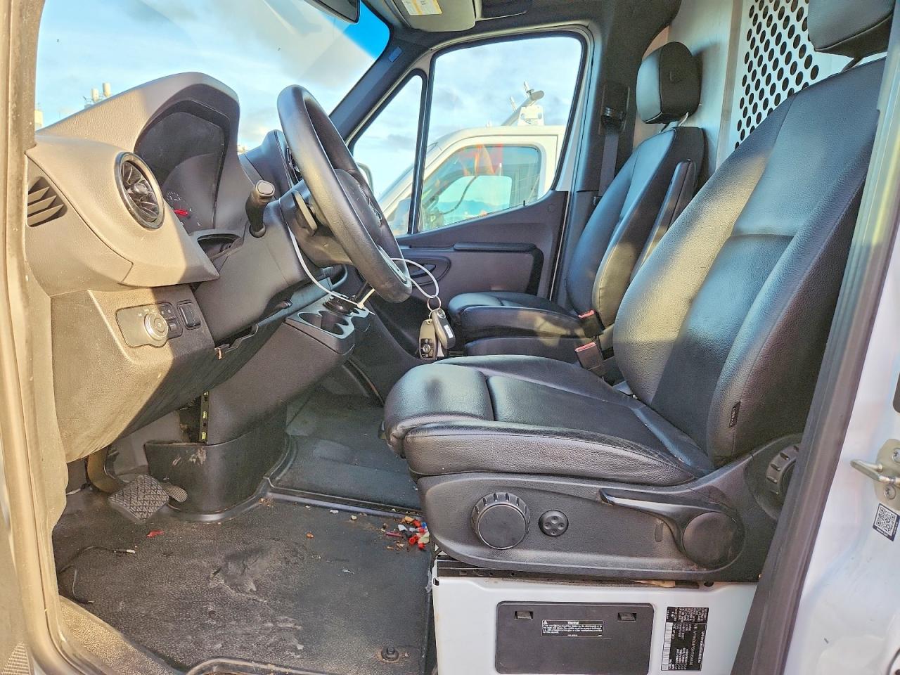 2021 Mercedes Benz Sprinter 2500 Utility / Service Van - Image 7