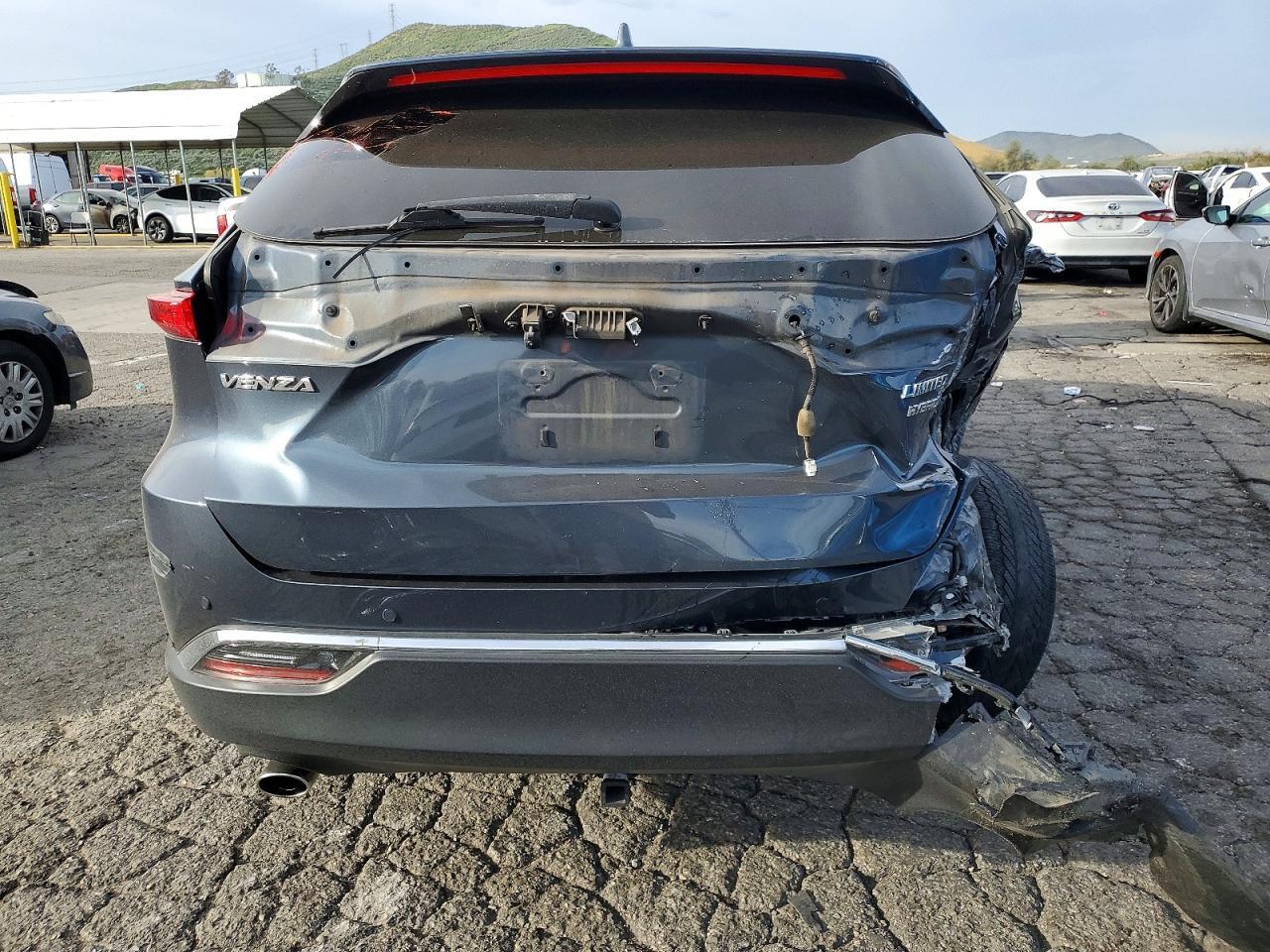 2021 Toyota Venza Le - Фото 6
