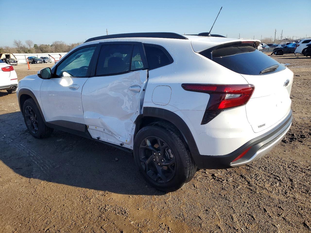 2025 Chevrolet Trax 1Lt - Image 2