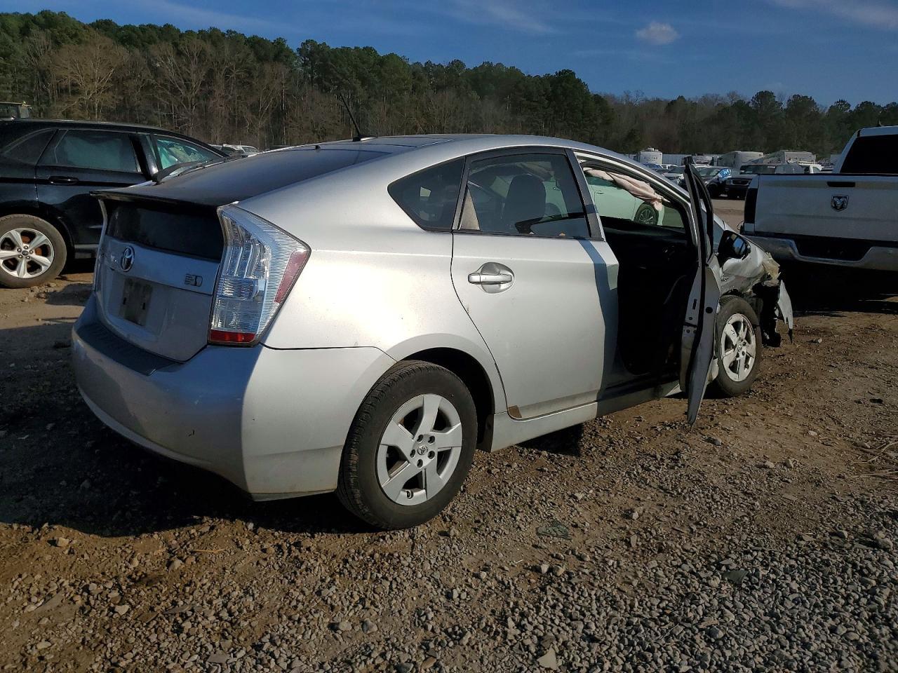 2011 Toyota Prius - Image 3