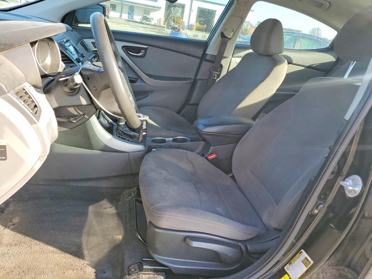 2014 Hyundai Elantra - Image 7