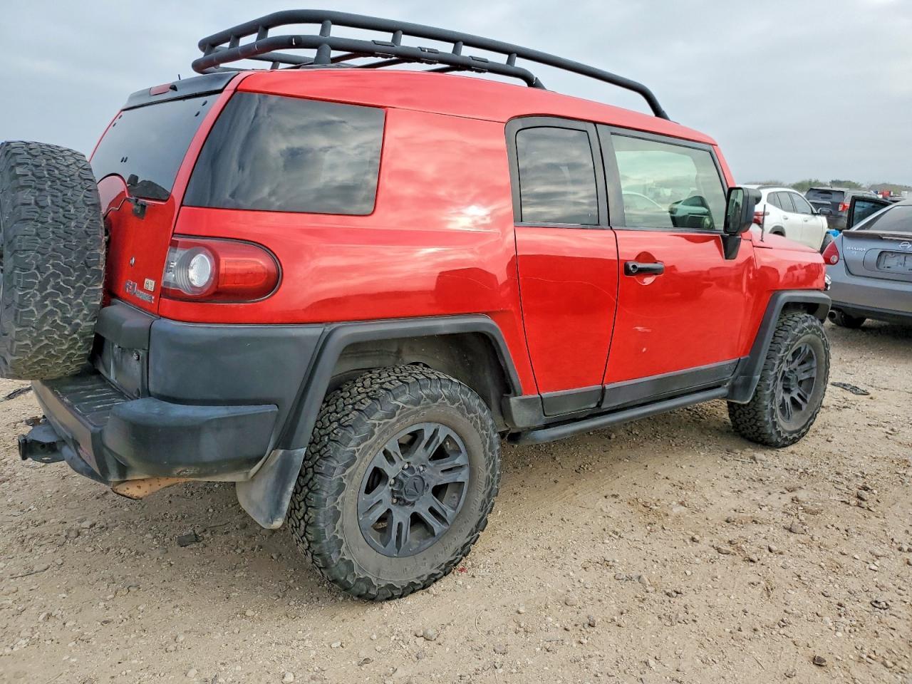 2012 Toyota Fj Cruiser - Image 3