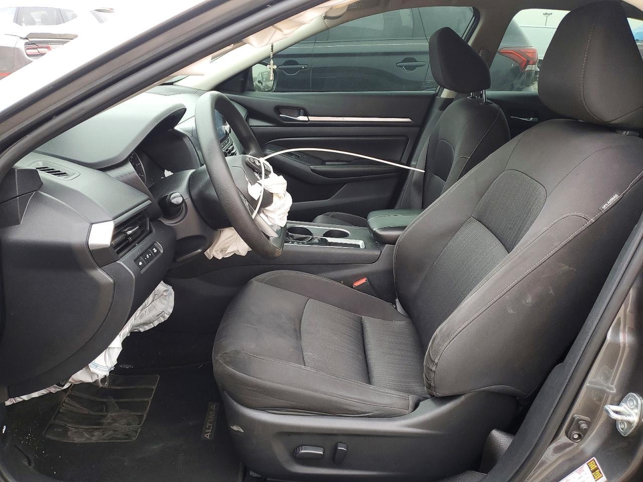 2022 Niss Altima 2.5 Sv - Image 7