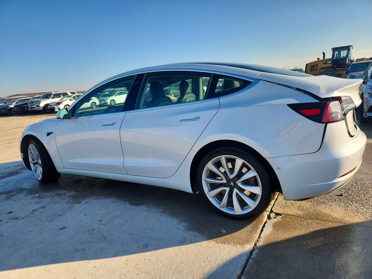 2019 Tesla Model 3 - Image 2
