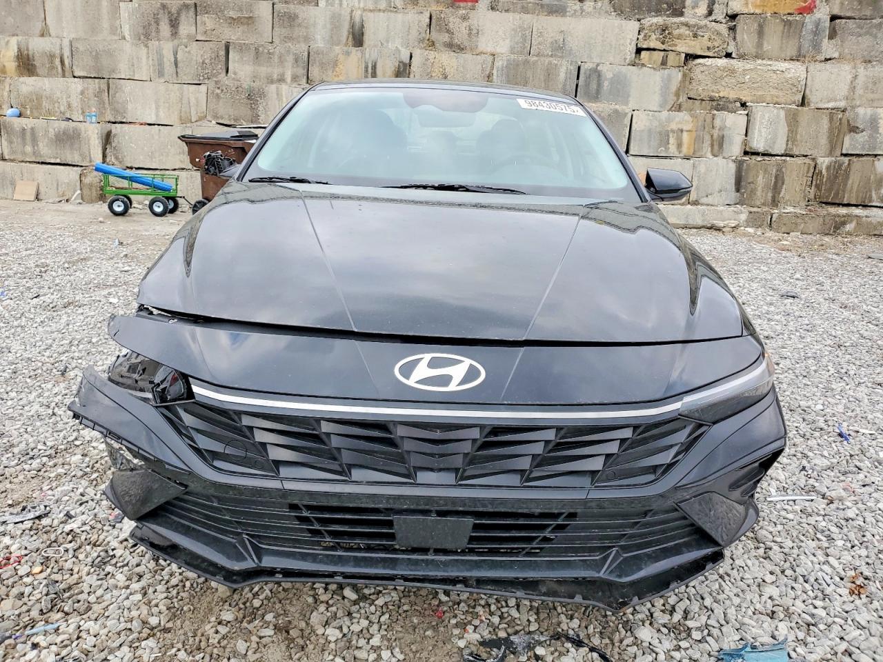 2025 Hyundai Elantra Limited - Фото 5