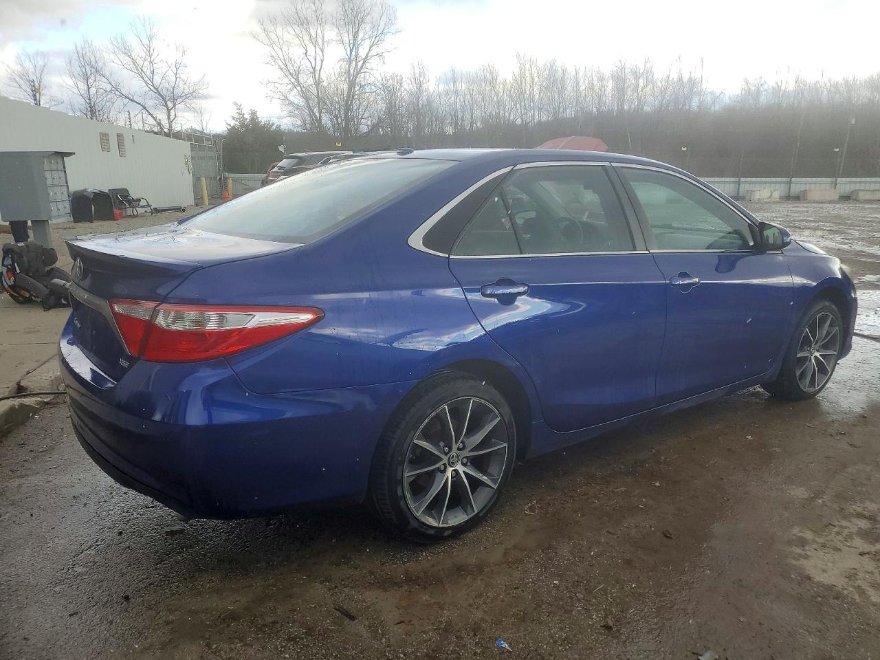 2015 Toyota Camry Xse - Image 3