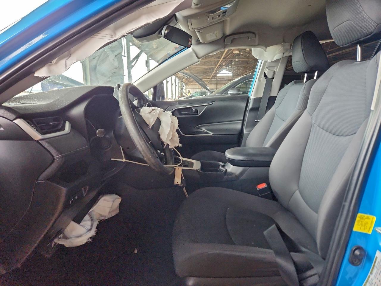 2020 Toyota Rav4 Le - Image 7