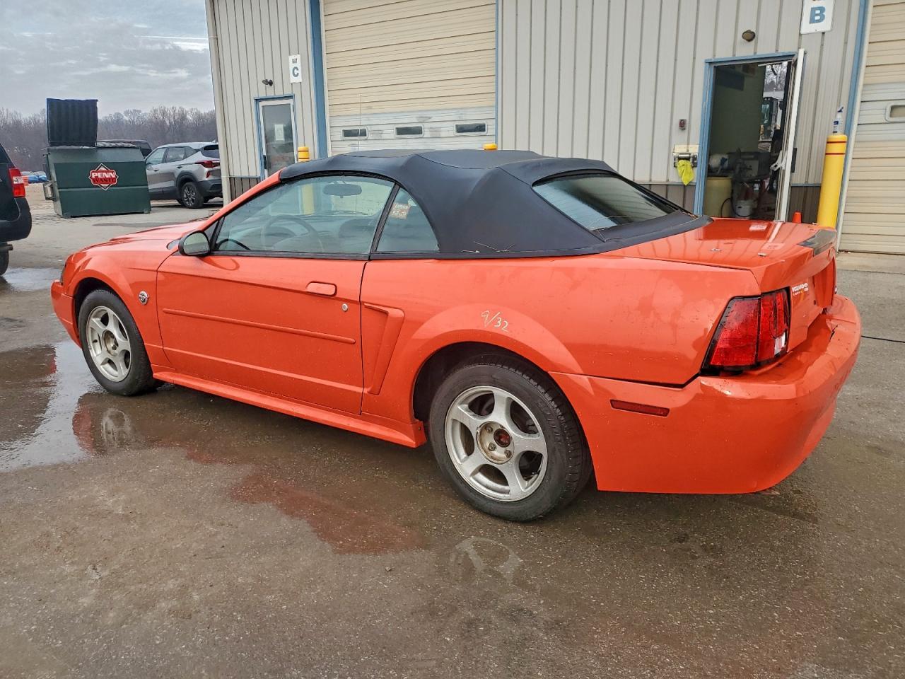 2004 Ford Mustang - Image 2