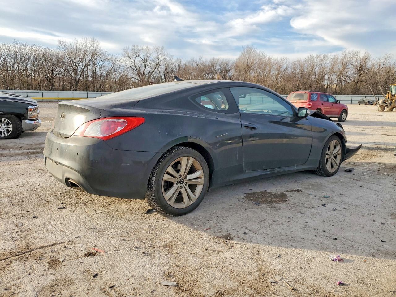 2010 Hyundai Genesis Coupe 3.8L - Фото 3