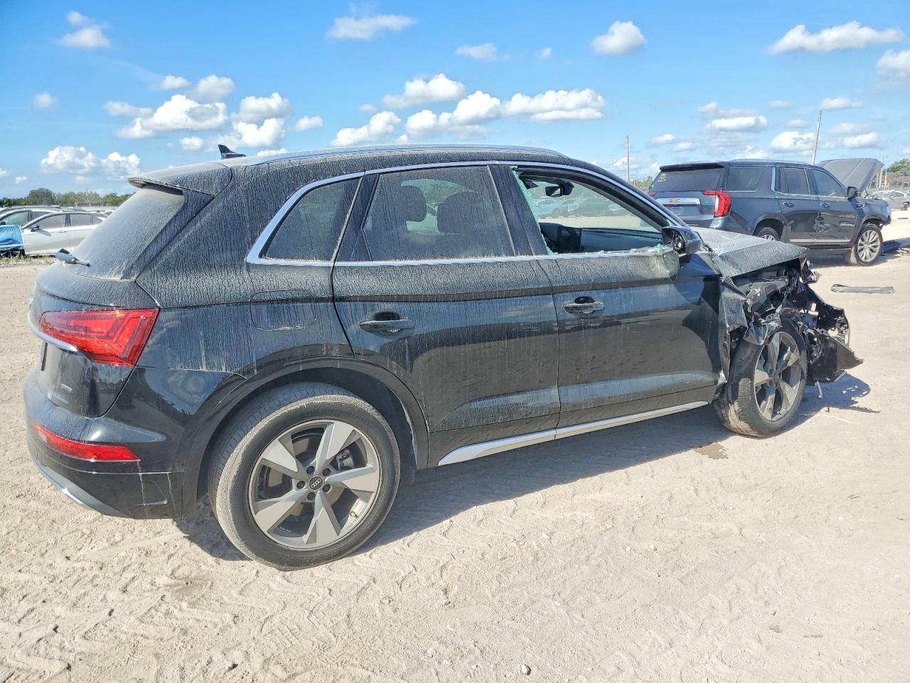 2023 Audi Q5 Premium Plus 40 - Image 3