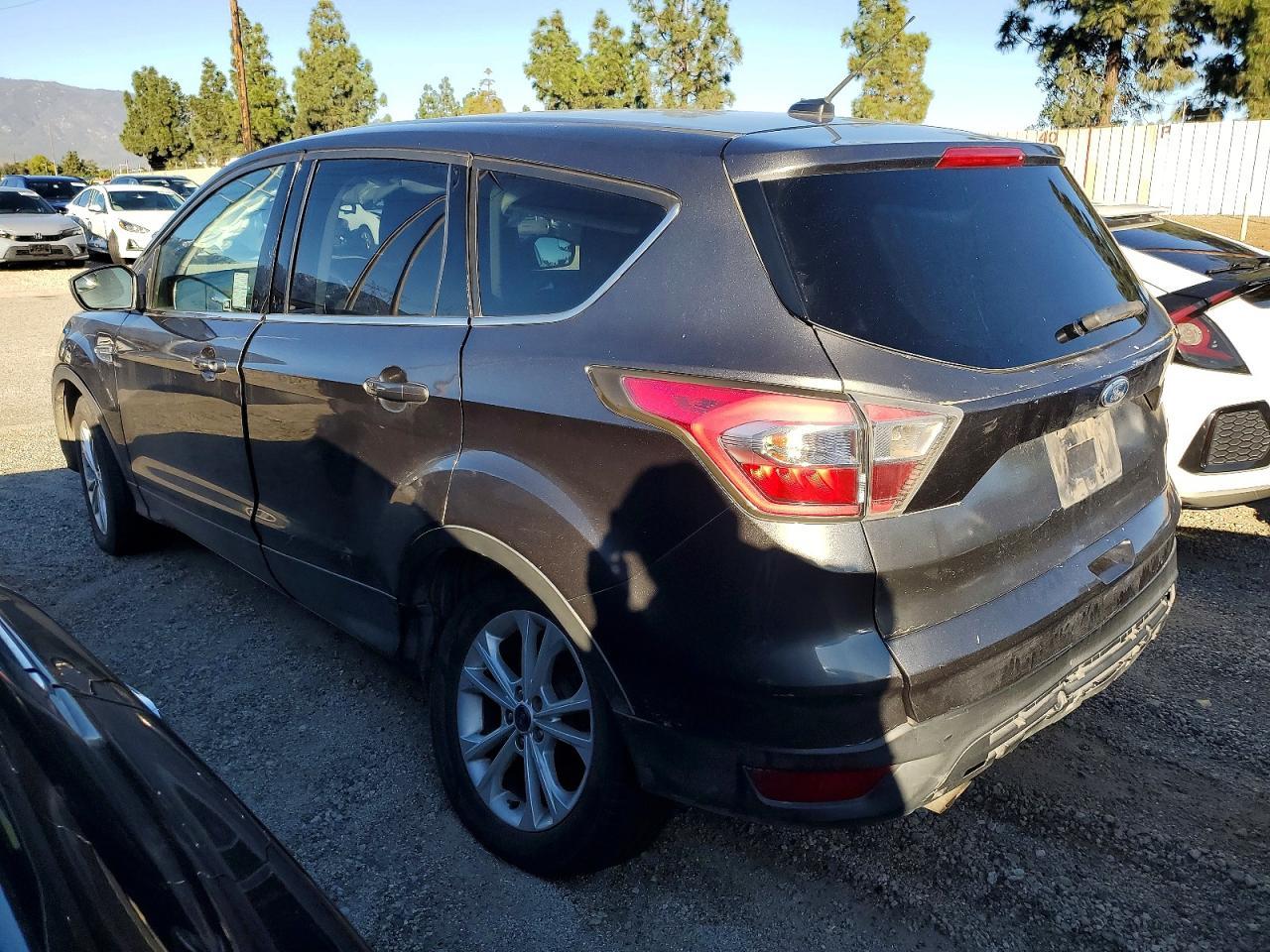 2017 Ford Escape Se - Фото 2