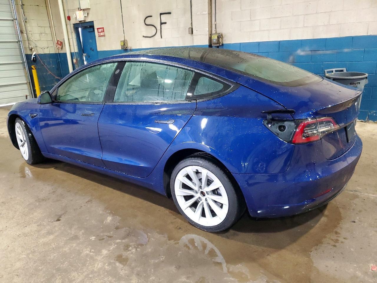 2022 Tesla Model 3 - Фото 2