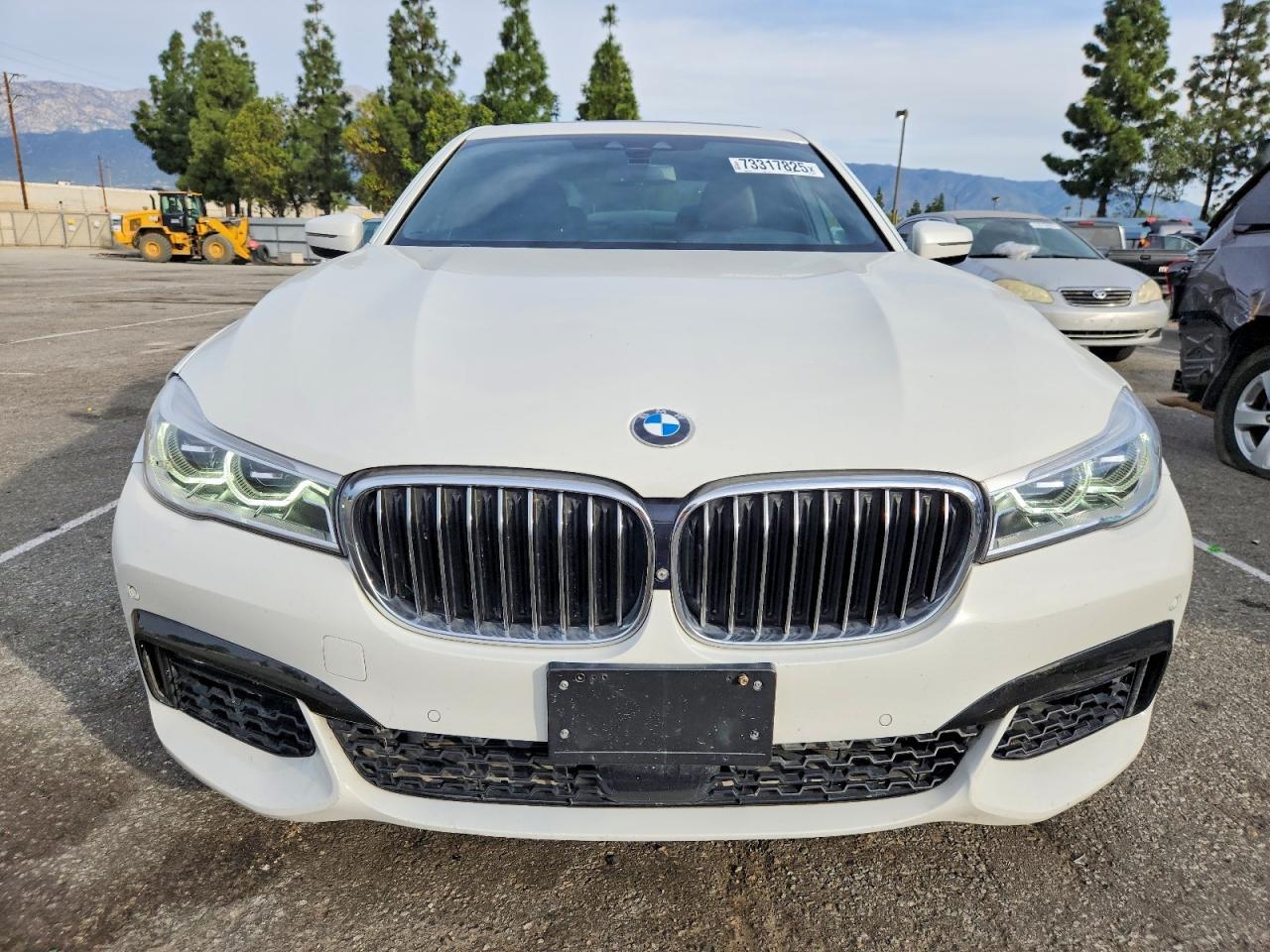 2017 BMW 750 Xi - Фото 5