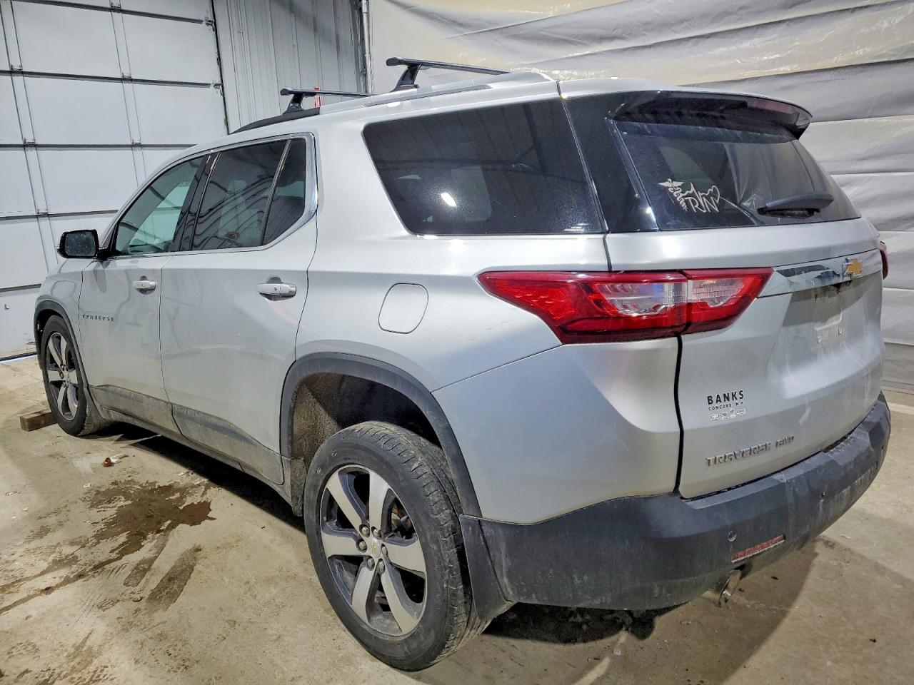 2018 Chevrolet Traverse Lt - Фото 2