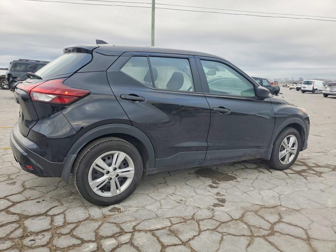 2023 Nissan Kicks S - Фото 3