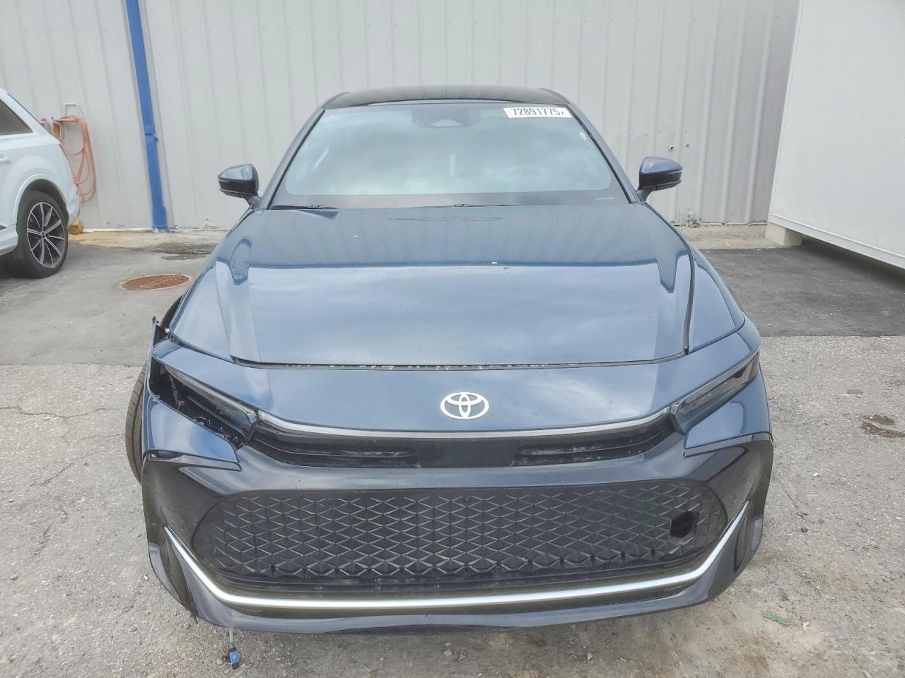 2025 Toyota Crown Limited - Image 5