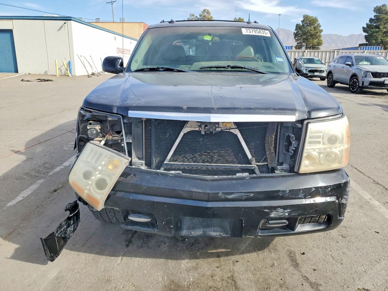 2003 Cadillac Escalade Ext - Image 5