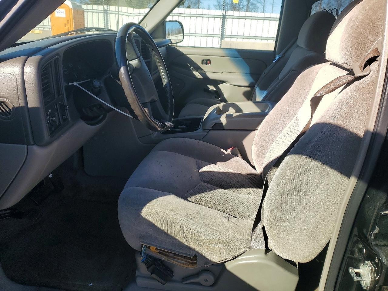 2004 Chevrolet Tahoe C1500 - Image 7