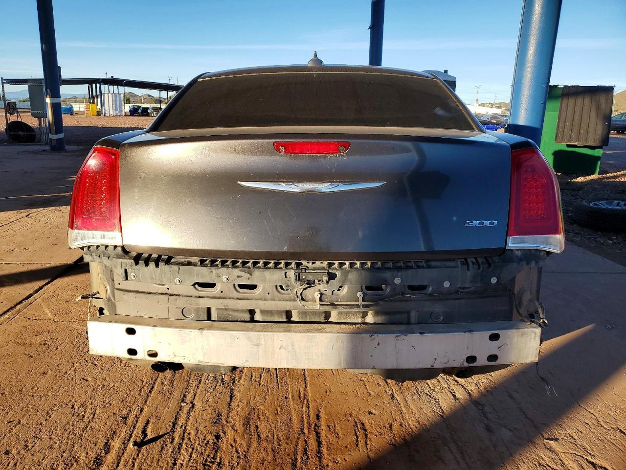 2016 Chrysler 300 Limited - Фото 6