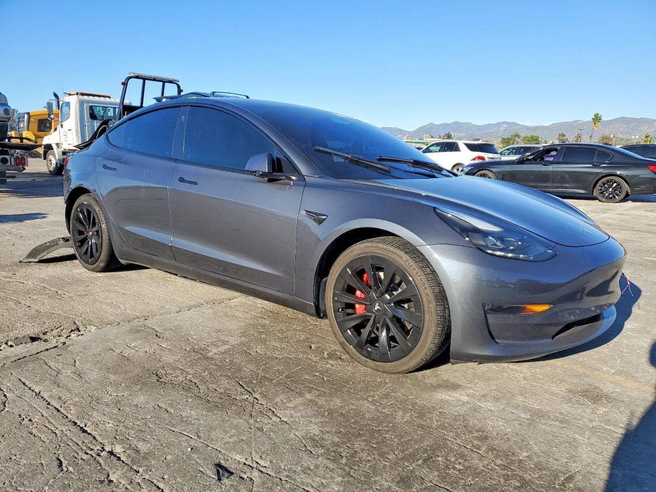 2023 Tesla Model 3 - Фото 4