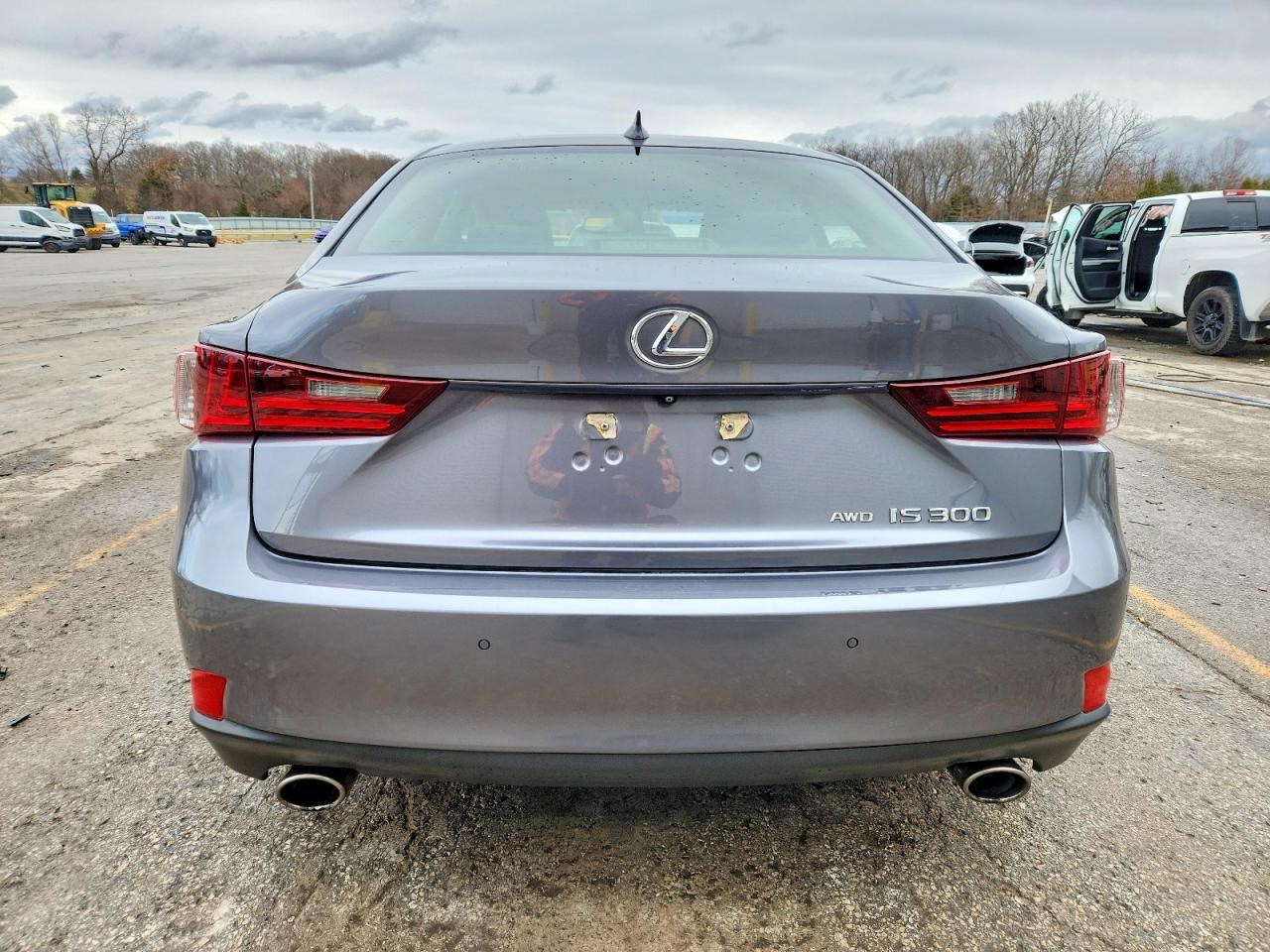 2016 Lexus Is 300 - Фото 6