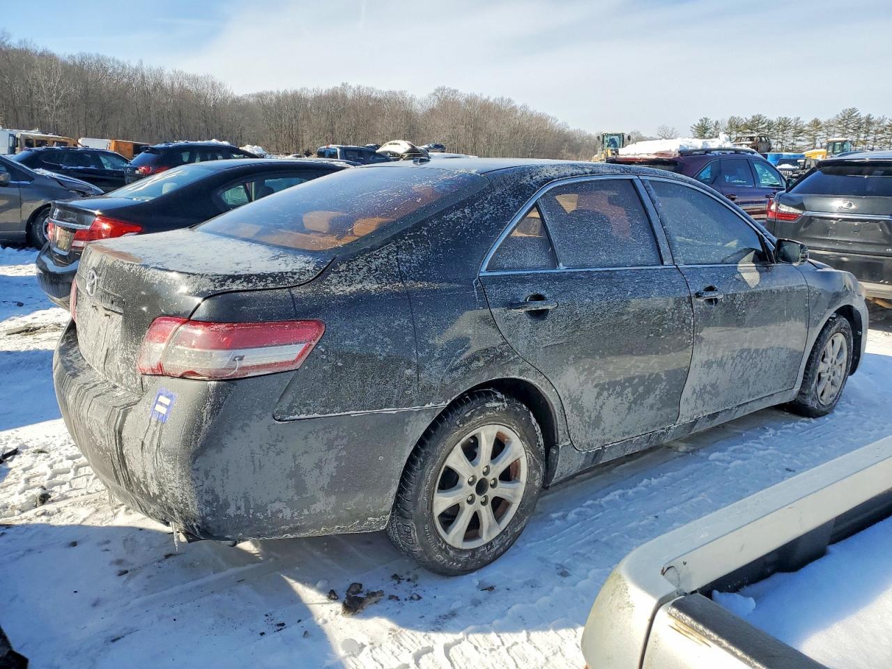 2010 Toyota Camry Base - Фото 3