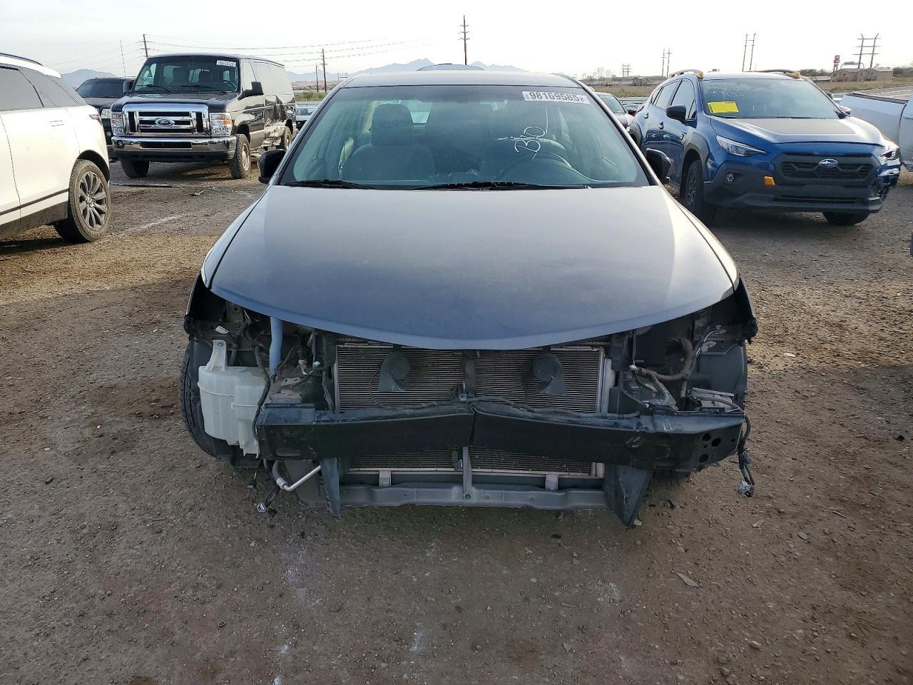 2014 Toyota Camry Le - Image 5