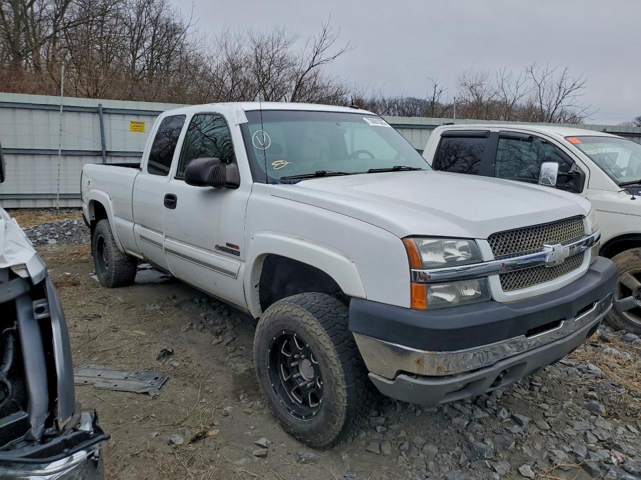 2003 Chevrolet Silverado K2500 Heavy Duty - Image 4