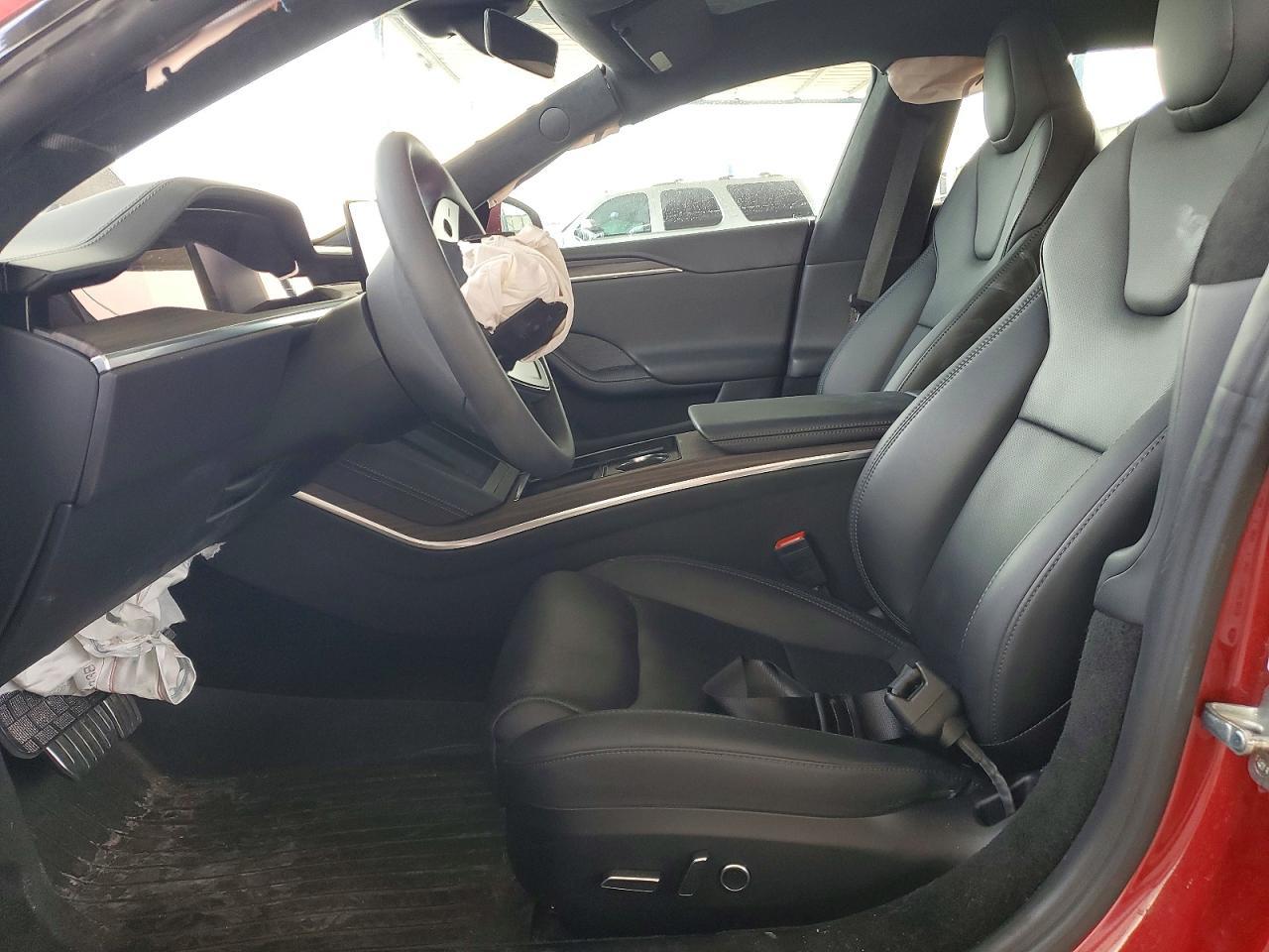 2023 Tesla Model S - Image 7