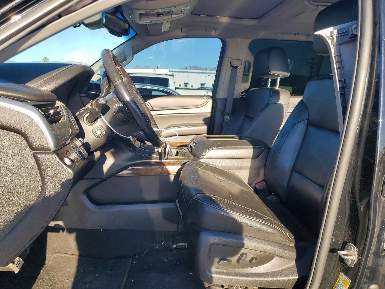 2019 Chevrolet Suburban C1500 Lt - Image 7
