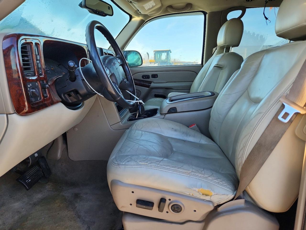 2004 GMC Yukon Xl - Image 7