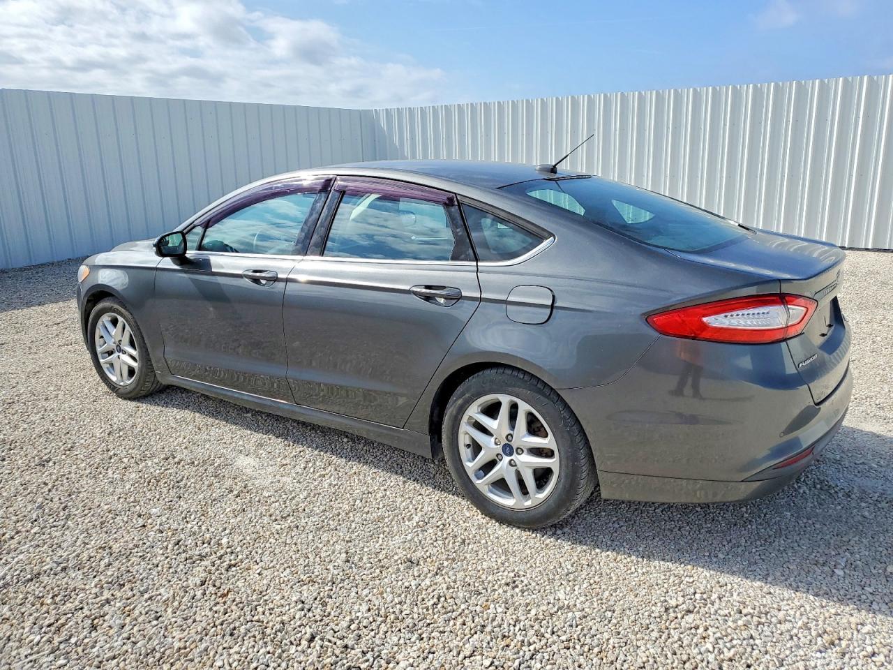 2016 Ford Fusion Se - Фото 2