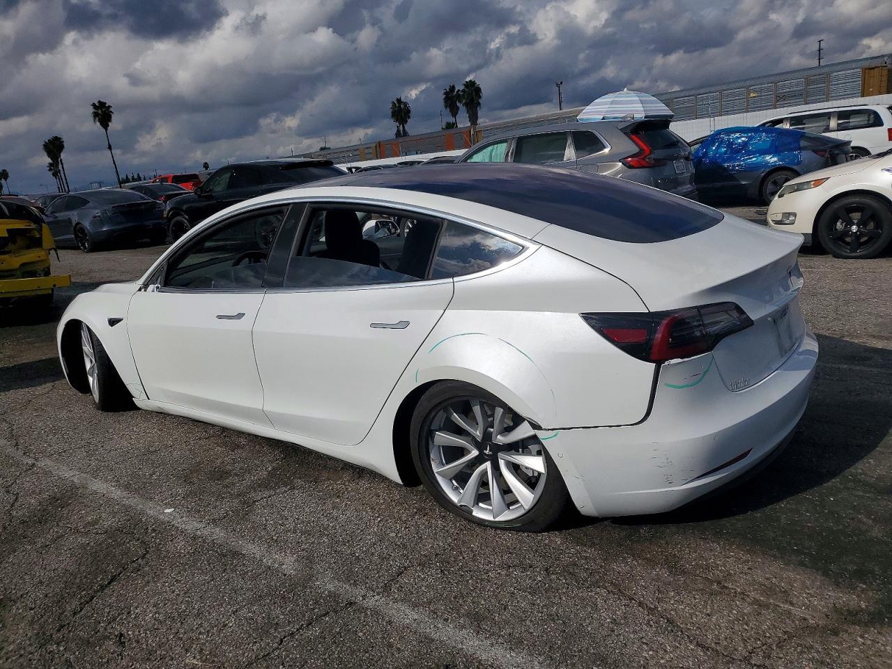 2019 Tesla Model 3 - Image 2