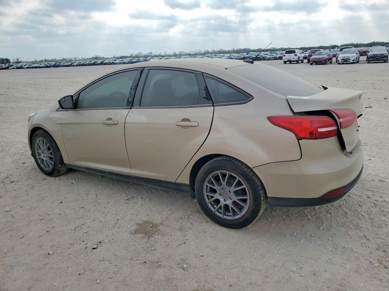 2017 Ford Focus Se - Фото 2