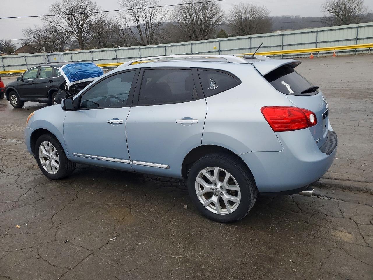 2013 Nissan Rogue S - Image 2