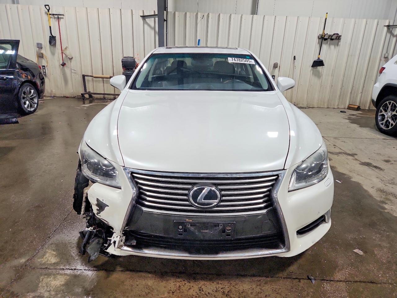 2013 Lexus Ls 460 - Image 5
