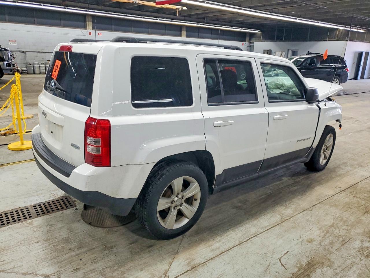 2014 Jeep Patriot Latitude - Фото 3