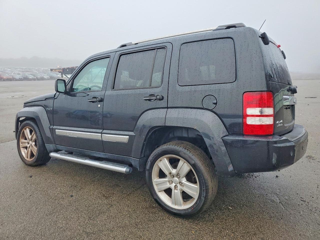 2012 Jeep Liberty Jet - Фото 2